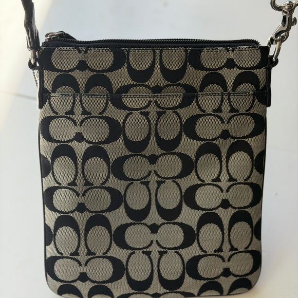 Gorgeous COACH Black & Gray Signature Crossbody. Very clean EUC - Picture 11 of 13
